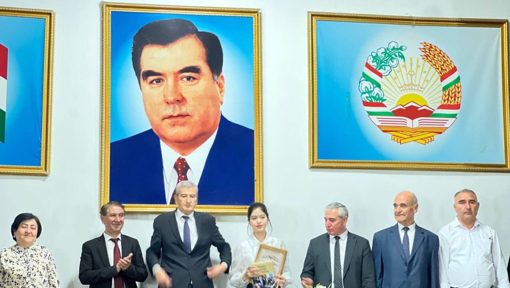 ИФТИХОРИ МО: МАҚОМИ АВВАЛИ ДОНИШҶӮИ ДОНИШКАДА ДАР ОЗМУНИ ВИЛОЯТИИ “ВАҲДАТ-БАҚОИ МИЛЛАТ”
