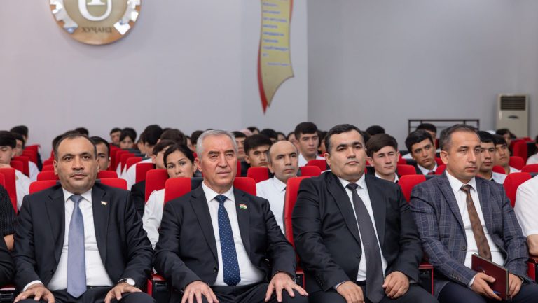 ТАМОШОИ ДАСТҶАМЪОНАИ ДАРСИ СУЛҲ ДАР ДОНИШКАДА